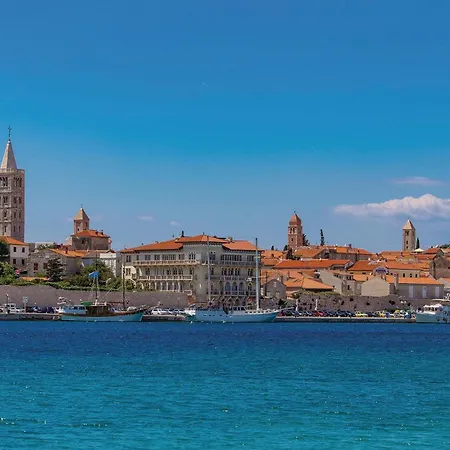 Stunning In Rab With Kitchen Apartman