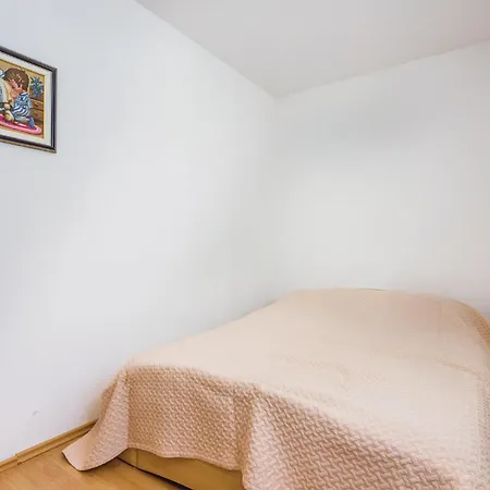 Apartman Stunning In Rab With Kitchen